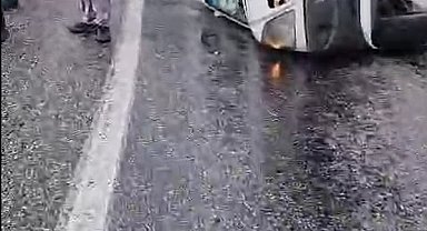 Yalova'da yolcu minibüsü, hafif ticari araç ve tırla çarpıştı: 4 yaralı