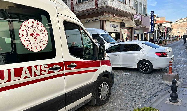 Yoğun trafik müdahaleye giden ambulansı geciktirdi