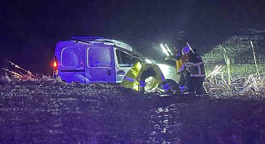 Yoldan çıkan araç tarlaya uçtu