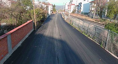 Yunus Emre Caddesi'nde asfaltlama çalışması