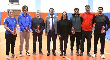 Yunusemre Belediyespor'dan antrenörlere Öğretmenler Günü kutlaması