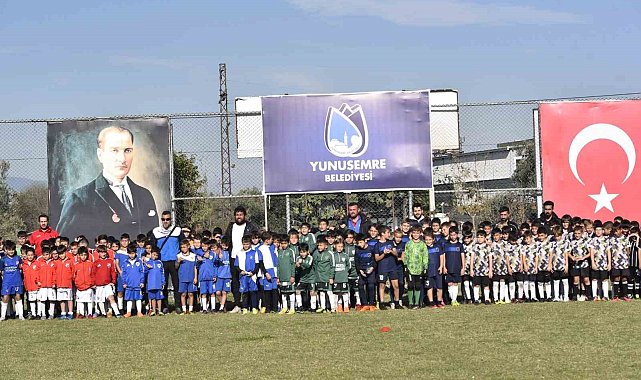 Yunusemre'de 100. Yıl Ara Tatil Futbol Turnuvası yapıldı