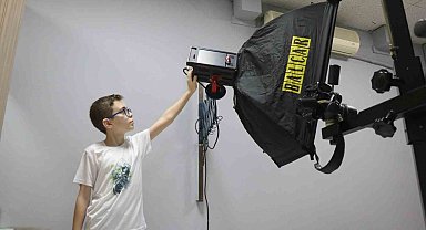 12 yaşındaki çocuk, vefat eden babasının mesleğini büyük bir aşkla sürdürüyor