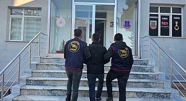 14 yıl hapis cezası ile aranan şahıs saklandığı evde yakalandı