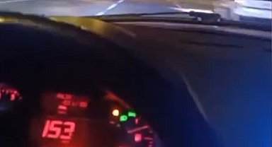 153 kilometre hızla yaptığı paylaşımla pes dedirten sürücüye 5 bin 15 lira ceza