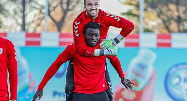 2 dönem transfer yasağı alan Samsunspor, kiralık 15 oyuncusunu kadroya çağırabilir