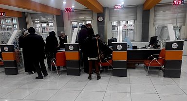 2023'de Afyonkarahisar'da 668 bin 787 kimlik, 194 bin 596 ehliyet yenilendi