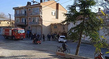 3 katlı binada çıkan yangın paniğe neden oldu