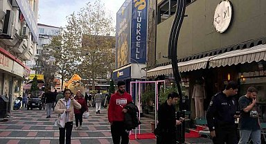 'Çakmağım yok' cevabına karşı havaya 2 el ateş etti
