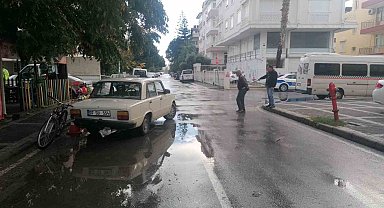 'Dur' levhasına uymayan sürücüler caddeyi çarpışan otomobillere çevirdi