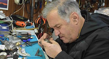 47 yıldır zamana ayar veriyor