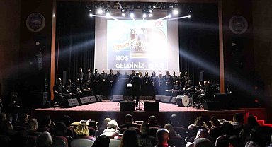 7 üyesini depremde kaybeden Antakya Medeniyetler Korosu'ndan duygu dolu konser