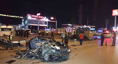 Adana'da otomobil ile kamyonet çarpıştı: 1 ölü, 3 yaralı