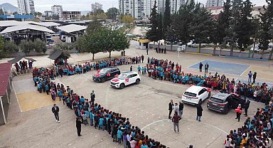 Adanalı öğrenciler Yerli Malı Haftasında Togg'u inceledi