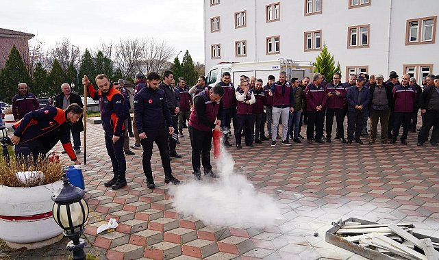 AFAD ekiplerinden uygulamalı yangın eğitimi