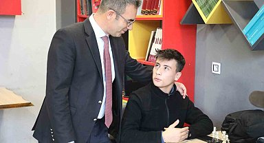 Ağrı Gençlik ve Spor İl Müdürü Din, Gençlik Merkezi'ni ziyaret etti