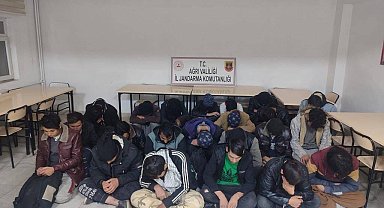Ağrı'da 24 Afgan göçmen yakalandı