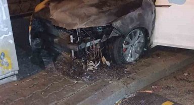 Ağrı'da bir araç alev aldı