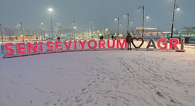 Ağrı'da kuvvetli lodos bekleniyor