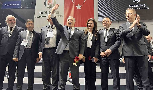 Ahmet Nur Çebi, kongre üyeleriyle vedalaştı