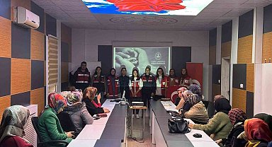 Akdağmadeni'nde anne ve anne adayları bilgilendirildi