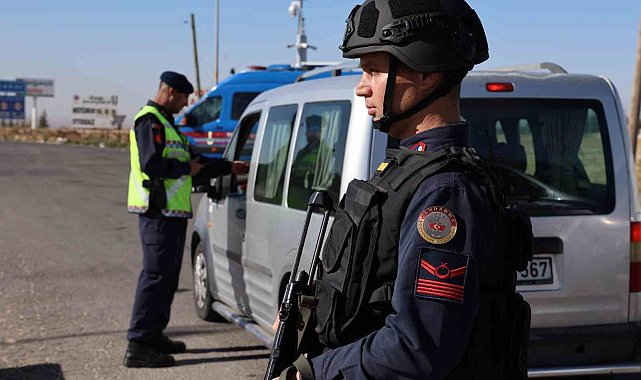 Aksaray jandarmadan uzun namlulu silahlarla denetim