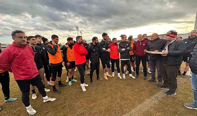 Alem gençlikten Naz-Naz'a baklava dopingi