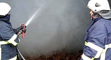 Alevlere teslim olan ahır ve samanlık kullanılmaz hale geldi
