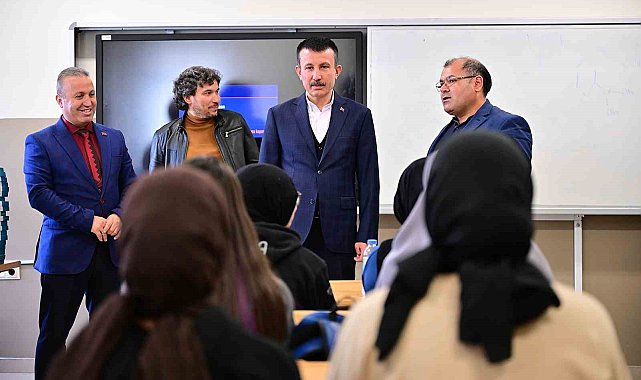 Altındağ Belediyesi'nden öğrencilere TYT kitabı desteği