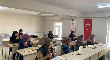 Amasya'da HEM kurslarında eller şehitler için semaya kalktı