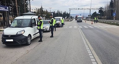 Amasya'da jandarmadan trafik denetimi: Bir ayda 138 araç ve 28 sürücü trafikten men edildi