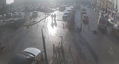 Ambulansın çarptığı yaşlı kadın hayatını kaybetti: O anlar kamerada
