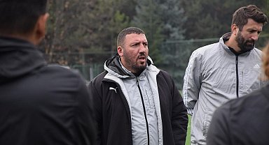 Anadolu Üniversitesi Teknik Direktörü Gezer'den ilk yarı değerlendirmesi