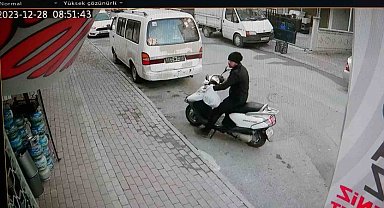 Anahtarını üzerinde bıraktığı 75 bin TL'lik motosikleti çalındı