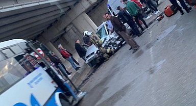 Ankara'da halk otobüsü ile otomobil çarpıştı: 4 yaralı