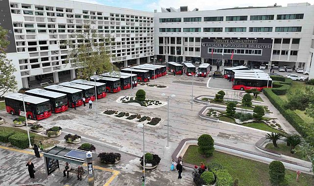 Antalya Büyükşehir toplu taşıma filosuna 20 yeni otobüs kattı