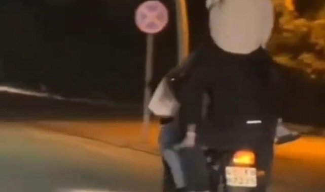 Antalya'da motosiklette tehlikeli yolculuk