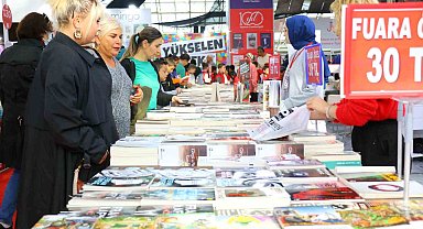 Antalyalılar kitap fuarına akın etti