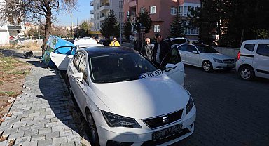 Aracına çarpan şoföre kızdı: "Arabayı duman etmişsin"