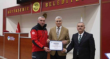 Arama kurtarma ekibi, sertifikalarını Başkan Yüce'den aldı