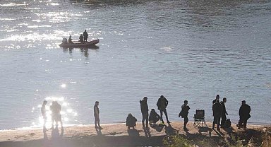 Arama kurtarma ekipleri Dicle Nehrinde kaybolan kızı aramaya devam ediyor
