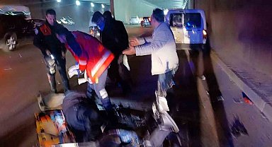 Arızalanan araca çarpan motosiklet sürücüsü kurtarılamadı