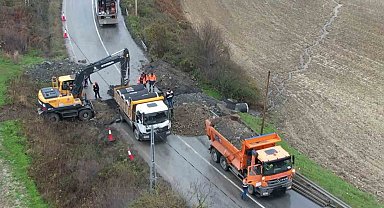 Arnavutköy'de yol çöktü