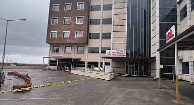 Artvin'de etkili fırtına nedeniyle çatılar uçtu