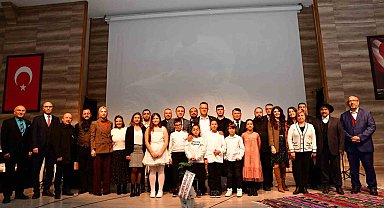 Aşık Veysel Alaşehir'de anıldı