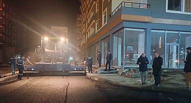 Aşkale'de gece yarısı asfalt dökümü