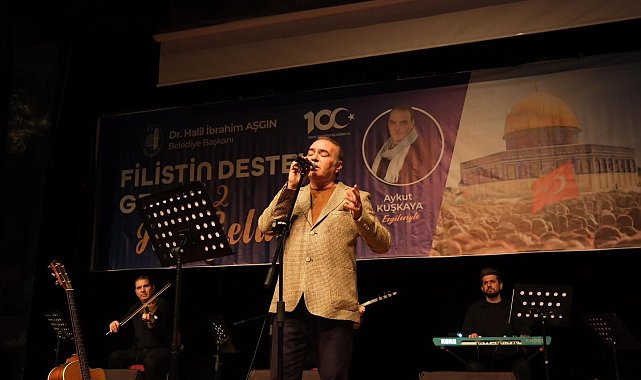 Aykut Kuşkaya Filistin'e destek gecesinde sahne aldı