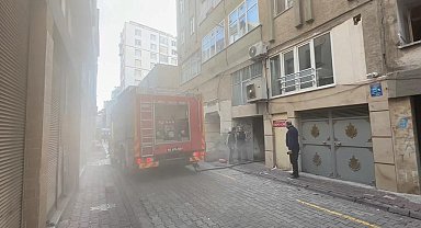 Aynı apartmanda bulunan 2 iş yeri 2 gün ara ile yandı