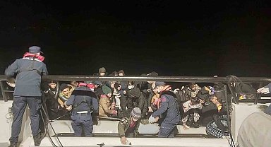 Ayvacık açıklarında 76 kaçak göçmen yakalandı