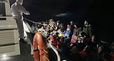 Ayvacık açıklarında 77 kaçak göçmen yakalandı